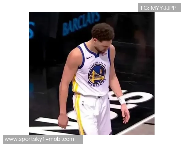 克莱重现昔日风采半场三分表现亮眼单防字母展现防守实力